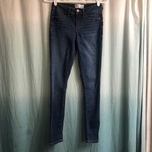 ❗️SALE❗️Medium Wash Jegging